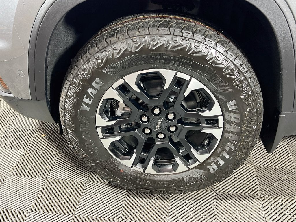 2027 GMC Acadia AT4