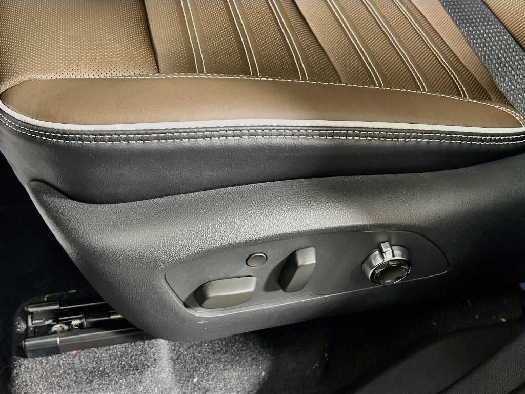 2027 GMC Acadia Denali Ultimate - Photo 15