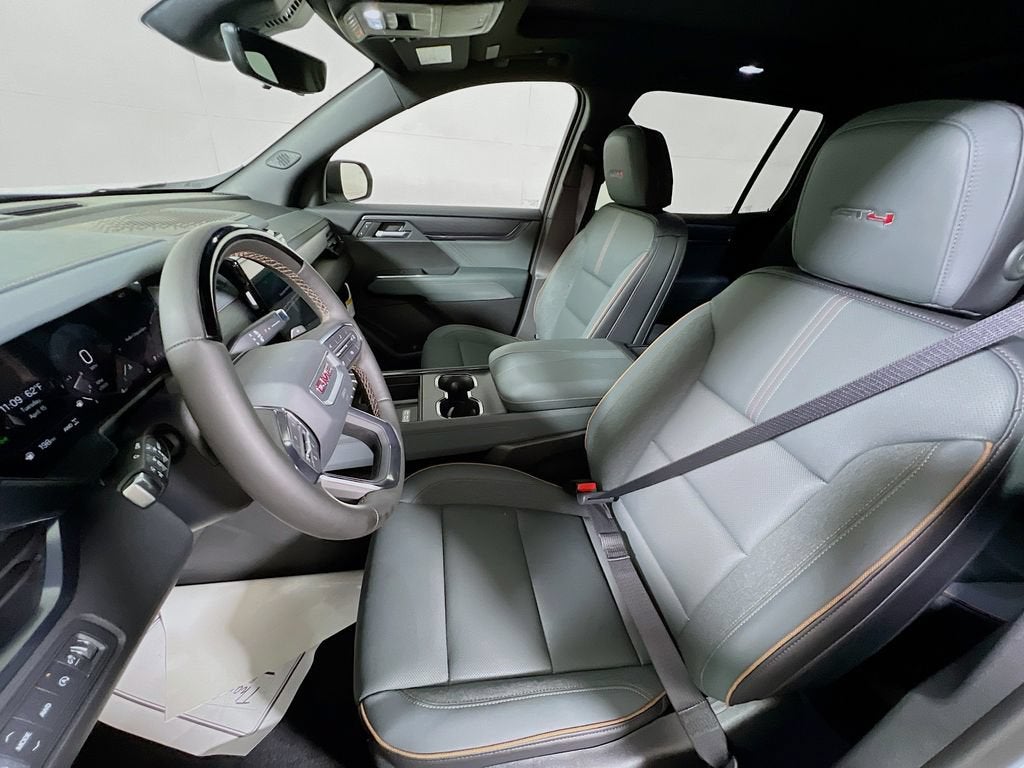 2025 GMC Acadia AT4