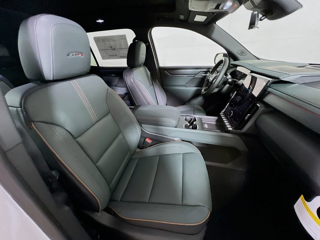 2025 GMC Acadia AT4