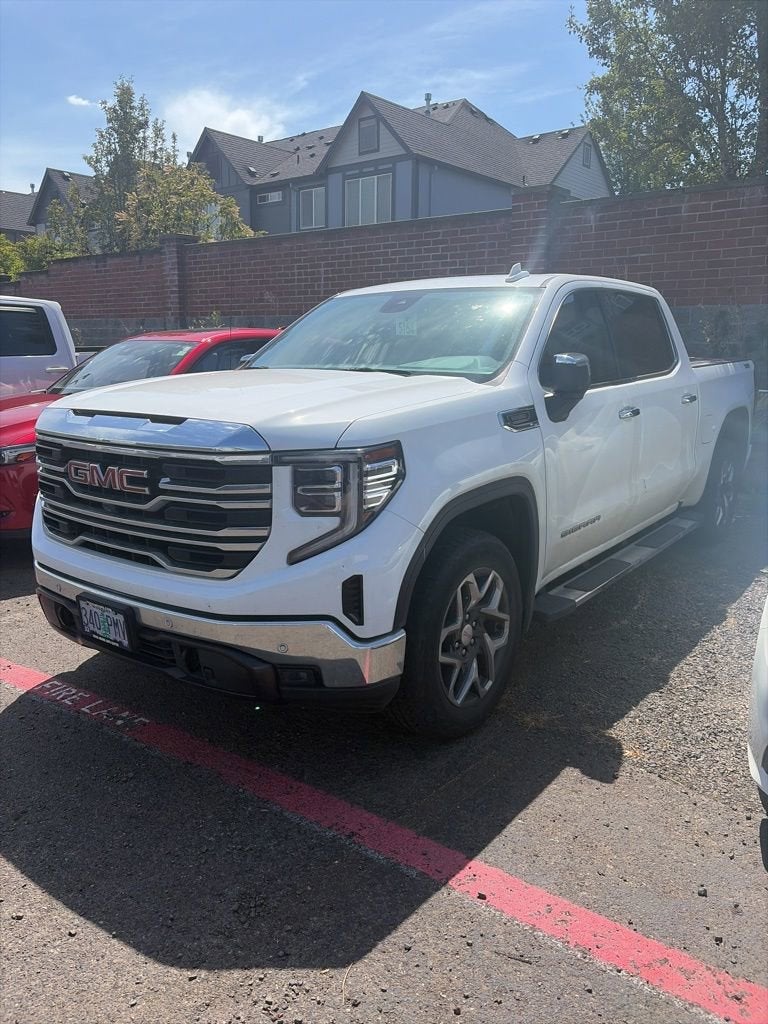 2023 GMC Sierra 4WD Crew Cab Short Box SLT's photo