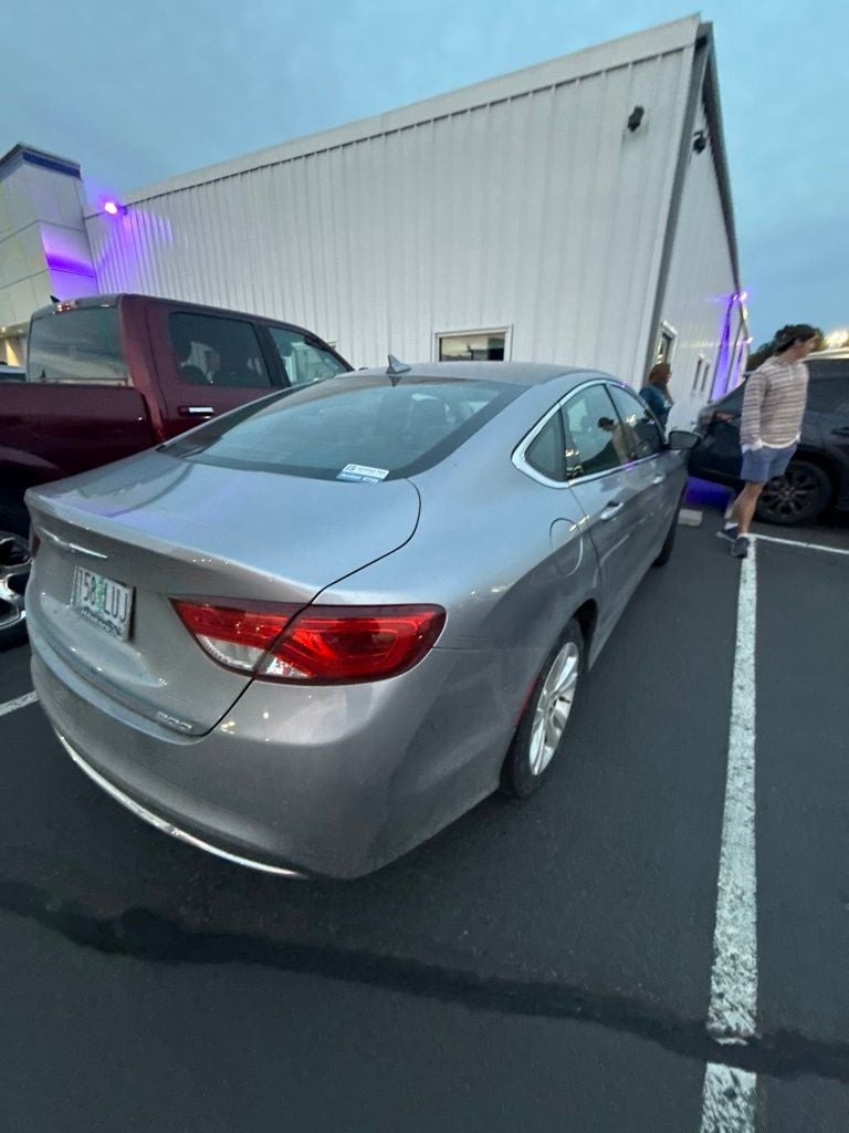 2016 Chrysler 200 Limited