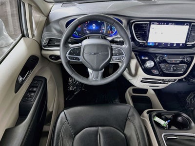 2022 Chrysler Pacifica Hybrid Touring L