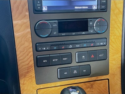 2011 Lincoln Navigator Base