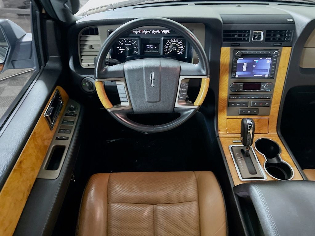 2011 Lincoln Navigator Base