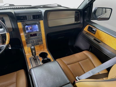 2011 Lincoln Navigator Base