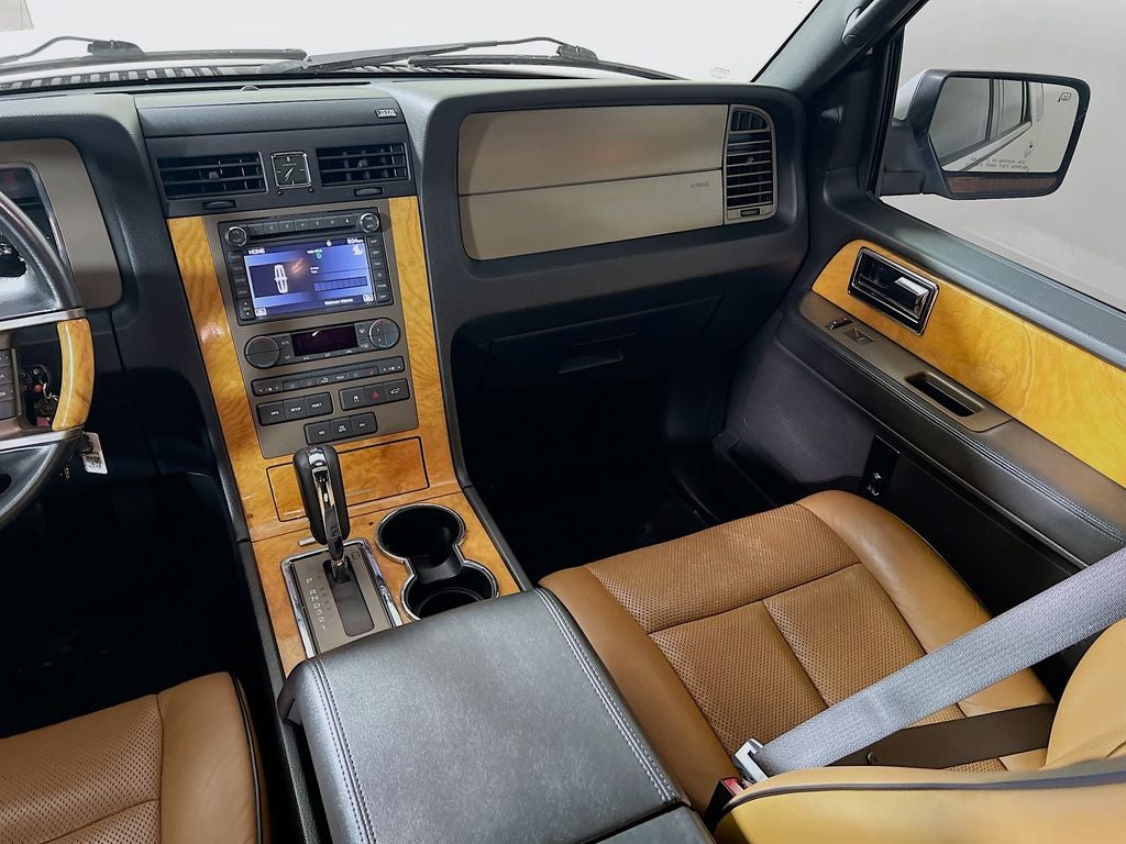 2011 Lincoln Navigator Base