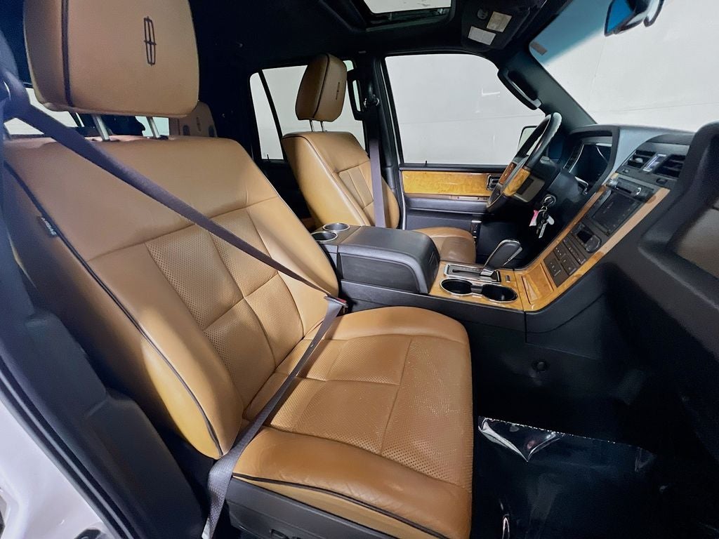 2011 Lincoln Navigator Base