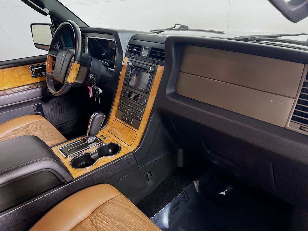 2011 Lincoln Navigator Base