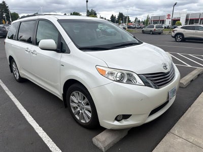2017 Toyota Sienna XLE 7 Passenger
