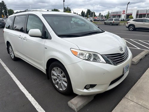 2017 Toyota Sienna XLE 7 Passenger