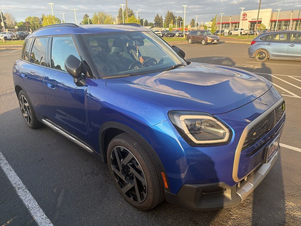 2025 MINI Cooper Countryman Iconic