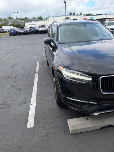 2016 Volvo XC90 T6 Momentum