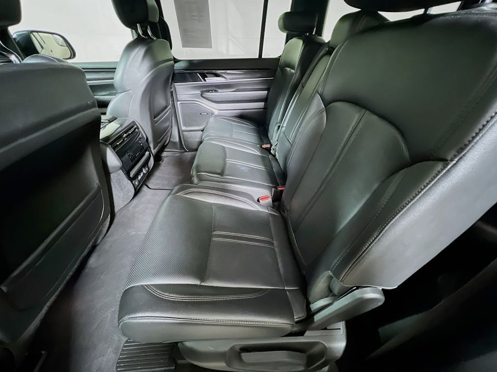 2024 Jeep Wagoneer Base