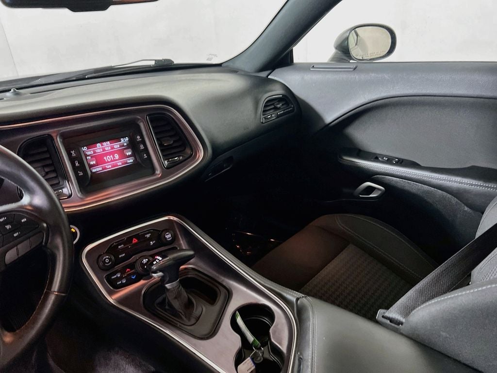 2017 Dodge Challenger SXT