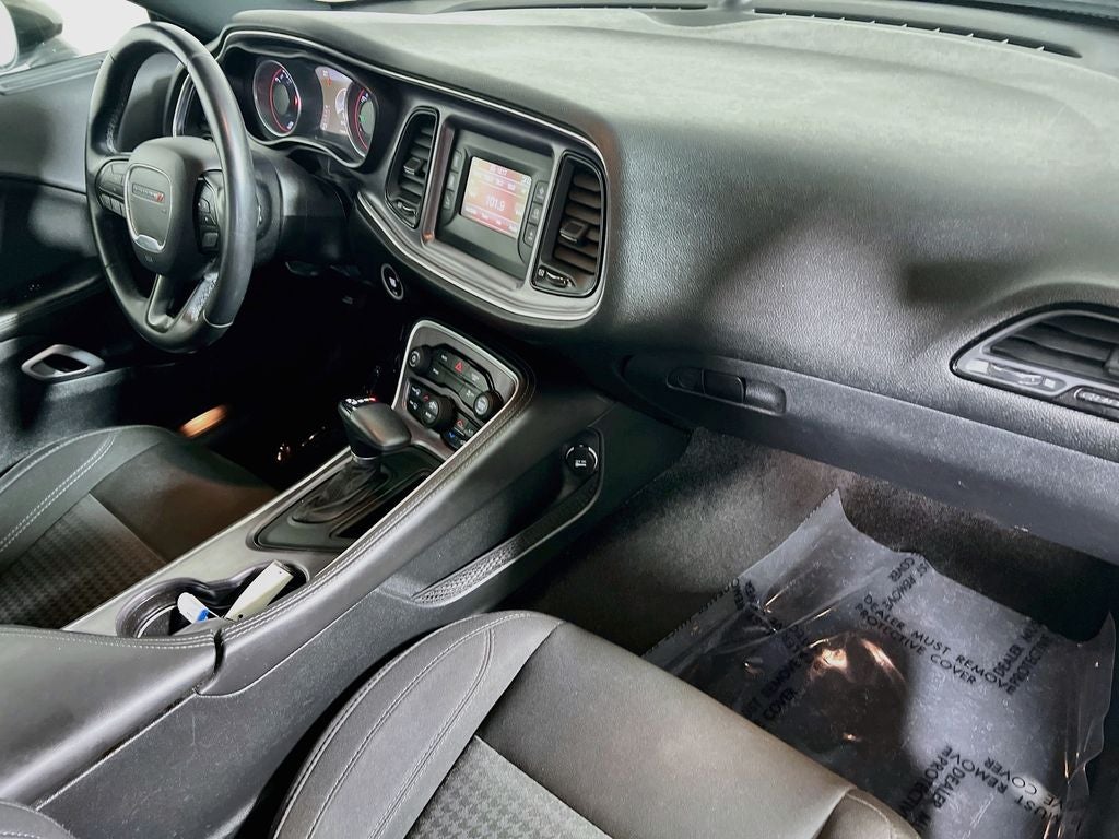 2017 Dodge Challenger SXT