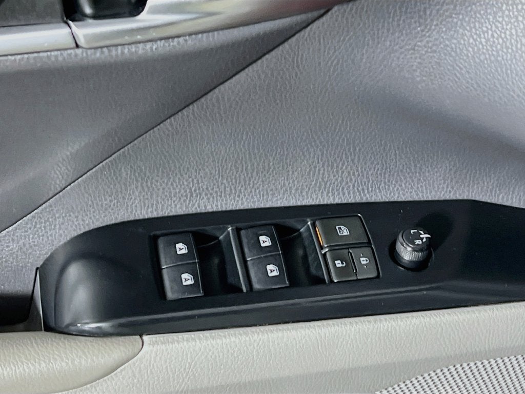 2018 Toyota Camry Hybrid SE
