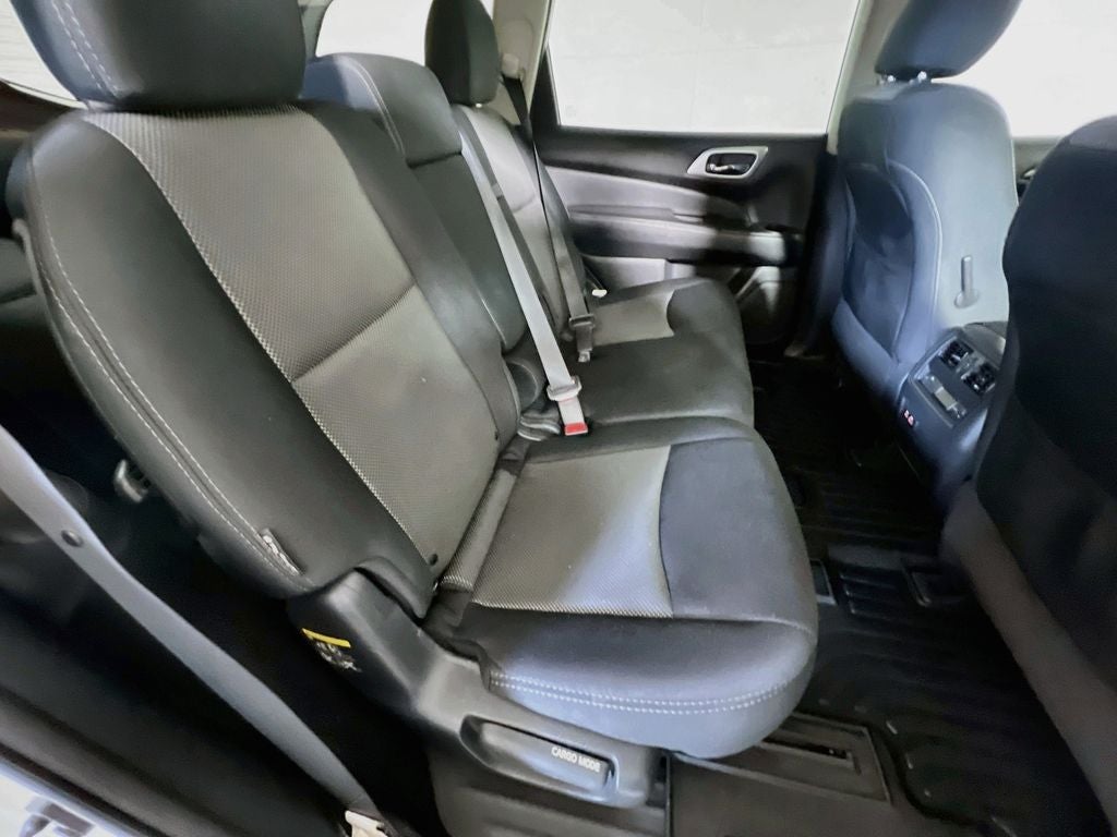 2020 Nissan Pathfinder SV