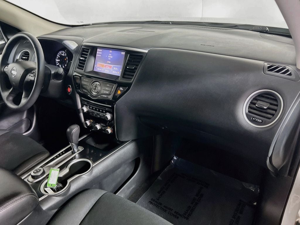 2020 Nissan Pathfinder SV