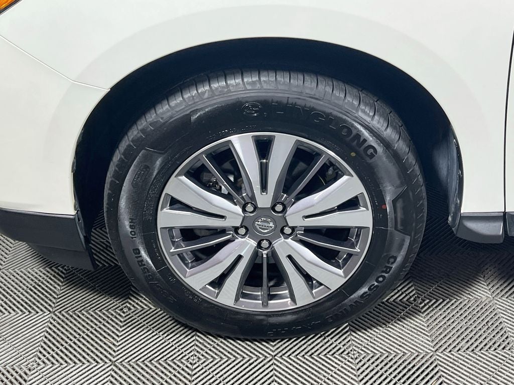 2020 Nissan Pathfinder SV