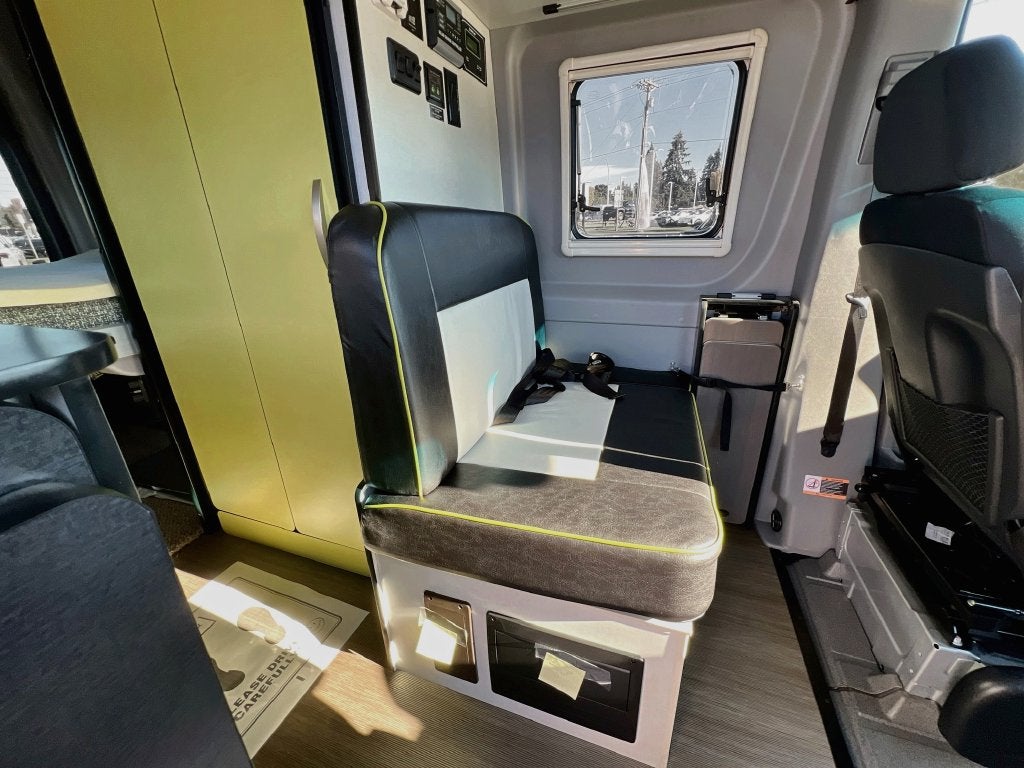 2018 Winnebago Revel 2019 44E