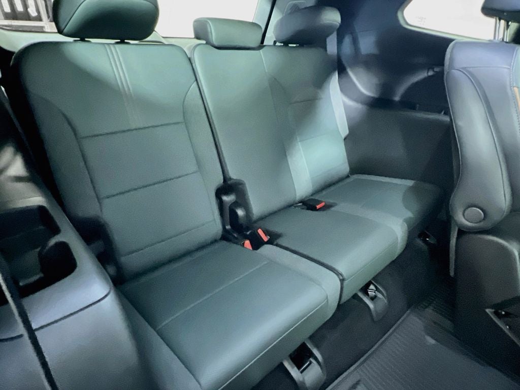 2025 GMC Acadia AT4