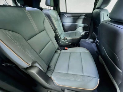 2025 GMC Acadia AT4