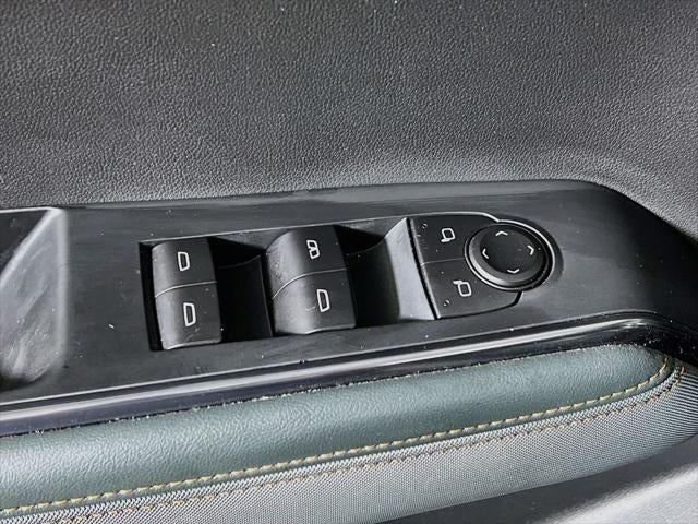 2025 GMC Acadia AT4