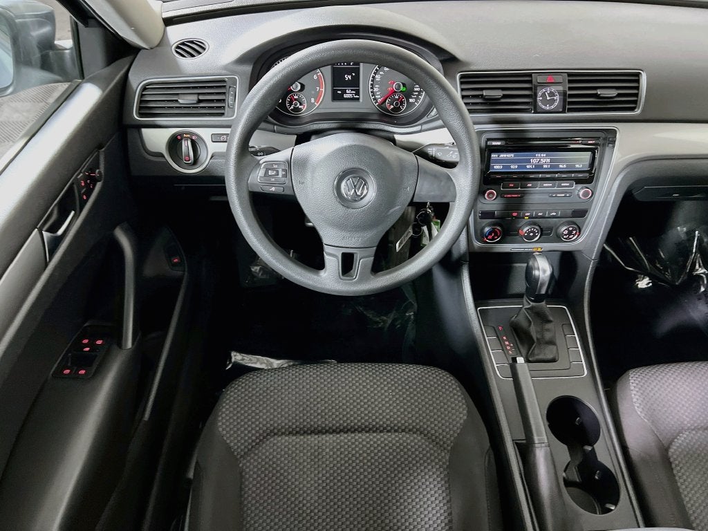 2014 Volkswagen Passat 1.8T S