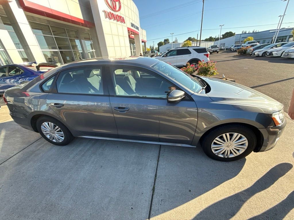 2014 Volkswagen Passat Base