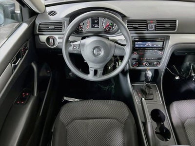 2014 Volkswagen Passat 1.8T S