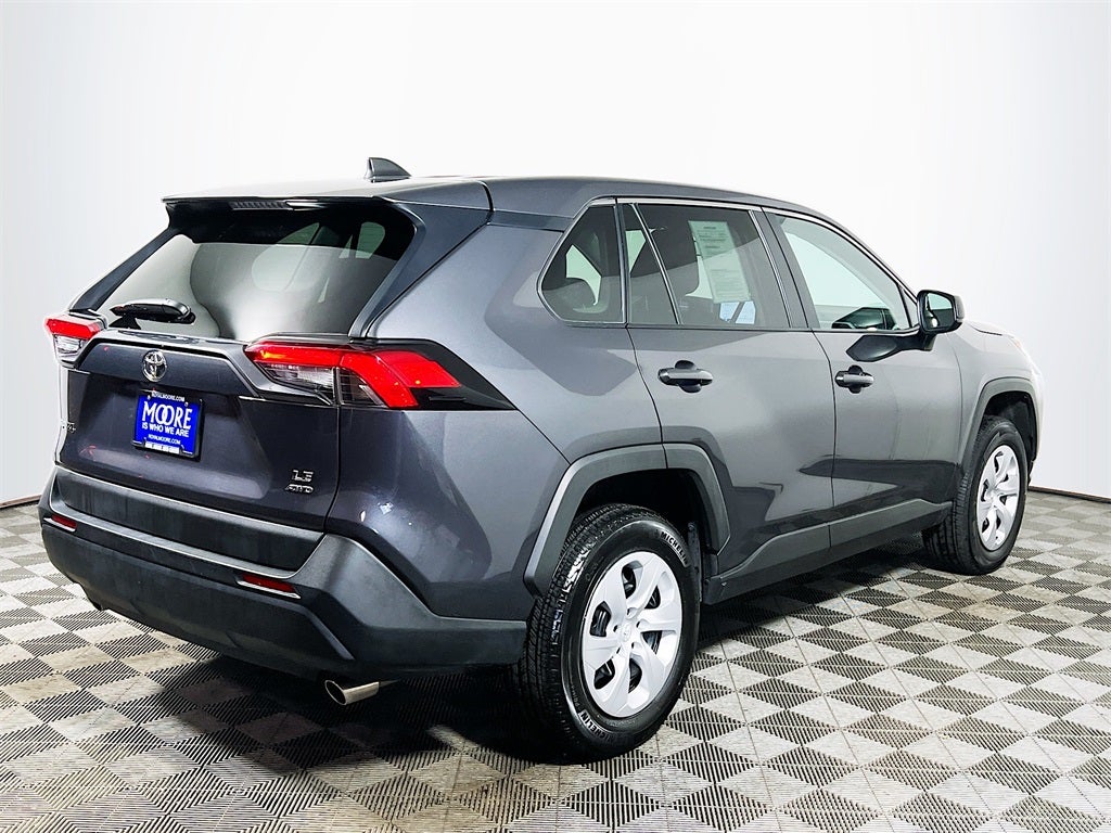 2025 Toyota RAV4 LE