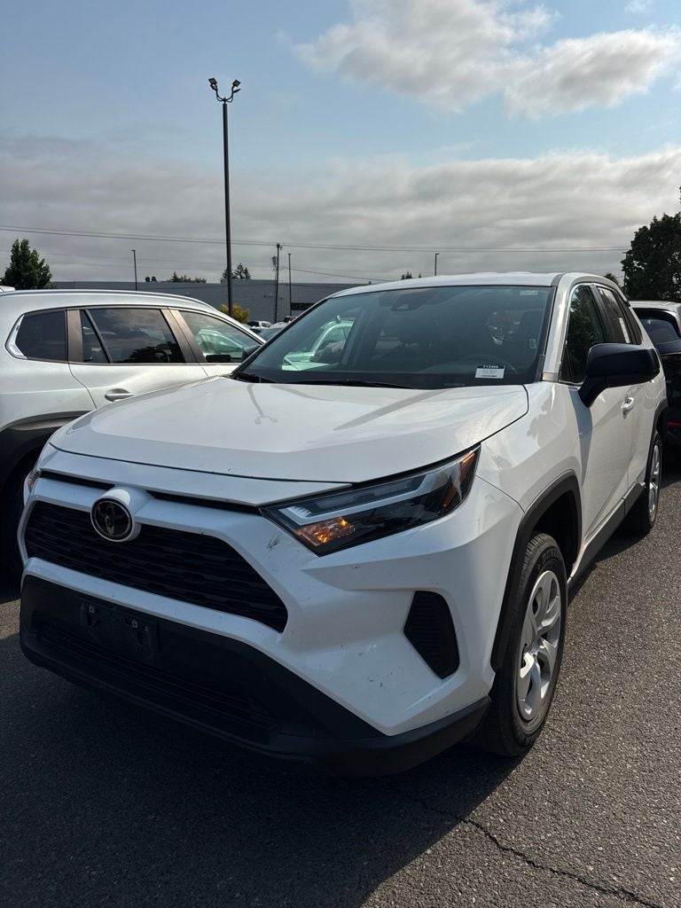 2025 Toyota RAV4 LE