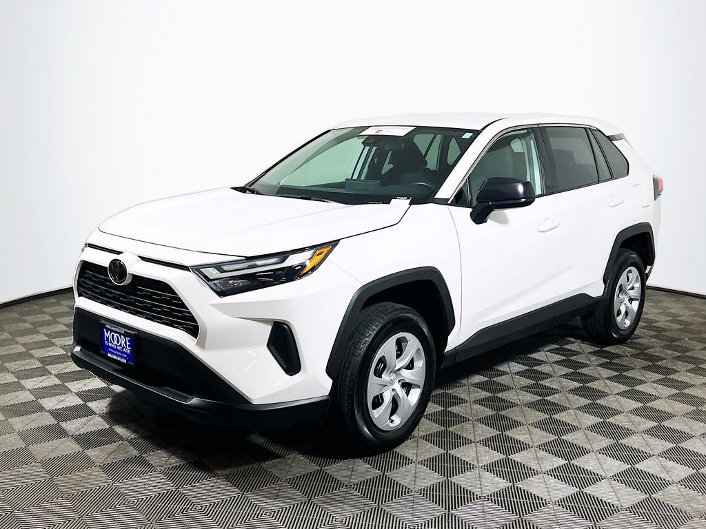 2025 Toyota RAV4 LE