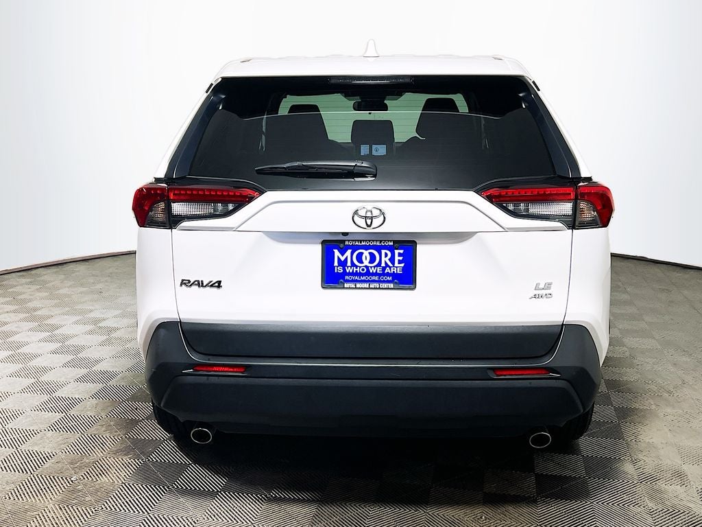 2025 Toyota RAV4 LE