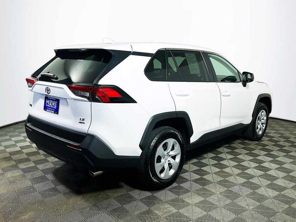 2025 Toyota RAV4 LE