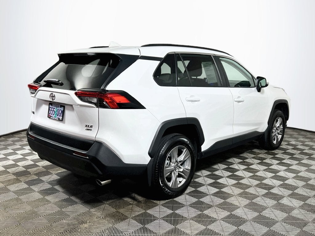2025 Toyota RAV4 XLE