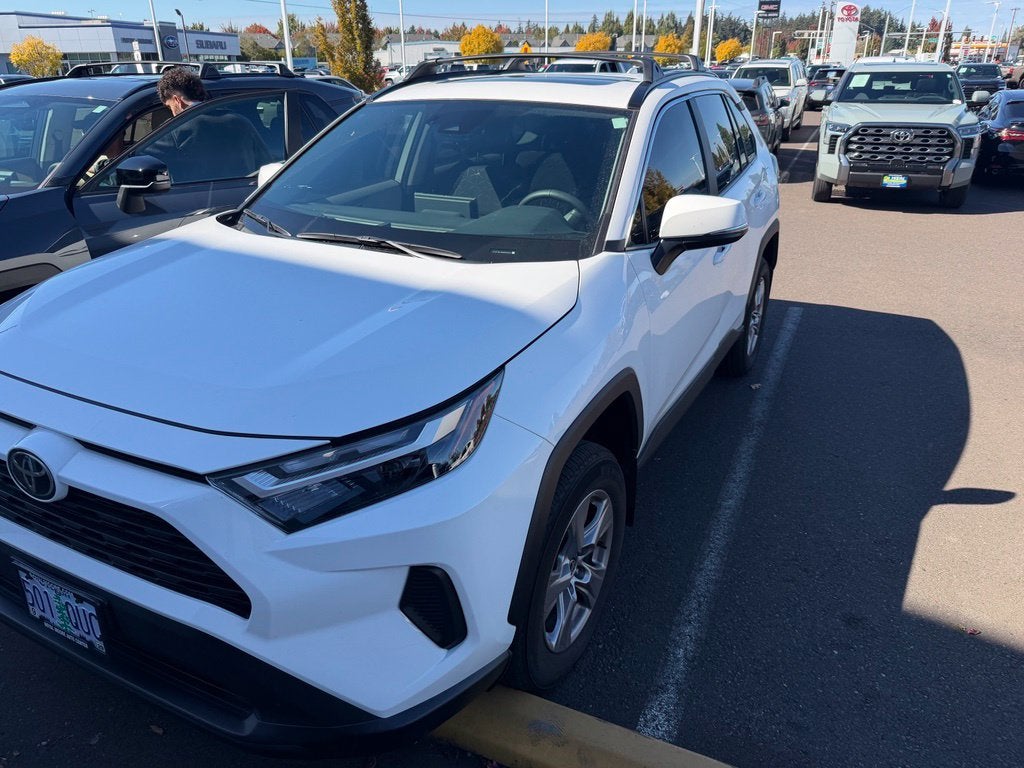 2025 Toyota RAV4 XLE