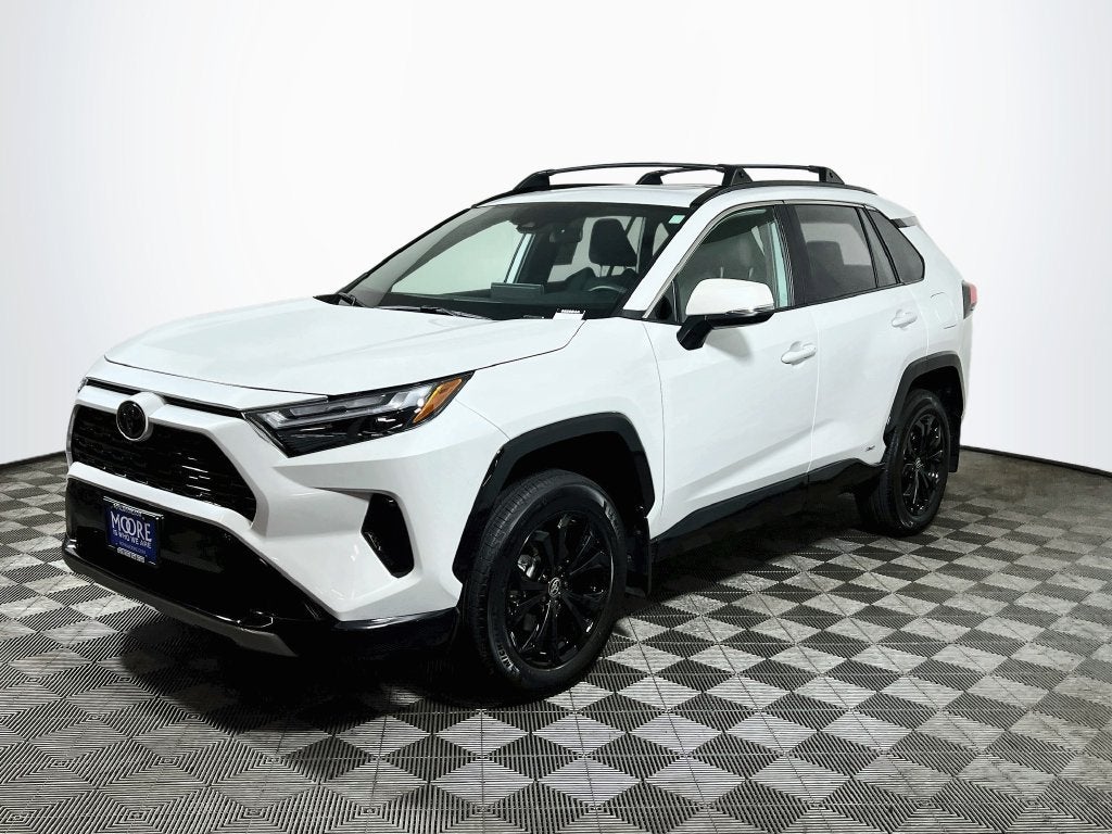 2025 Toyota RAV4 Hybrid SE
