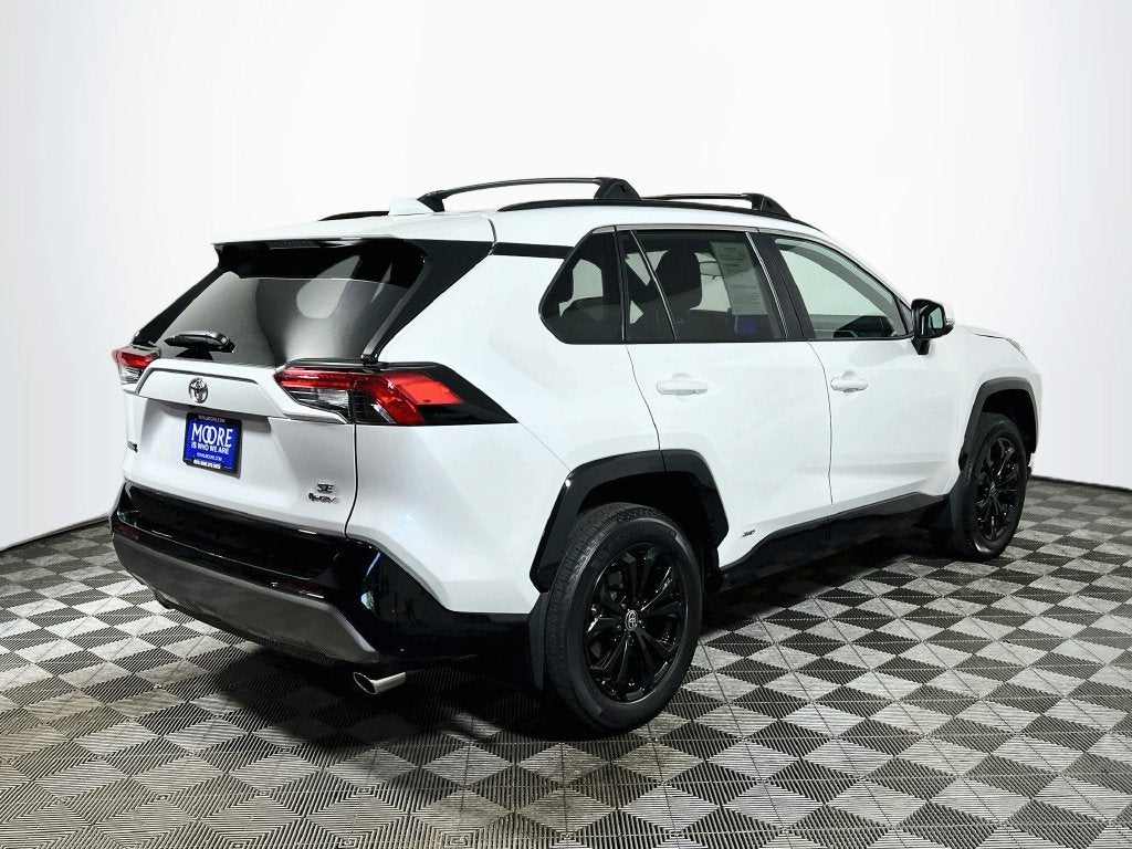 2025 Toyota RAV4 Hybrid SE