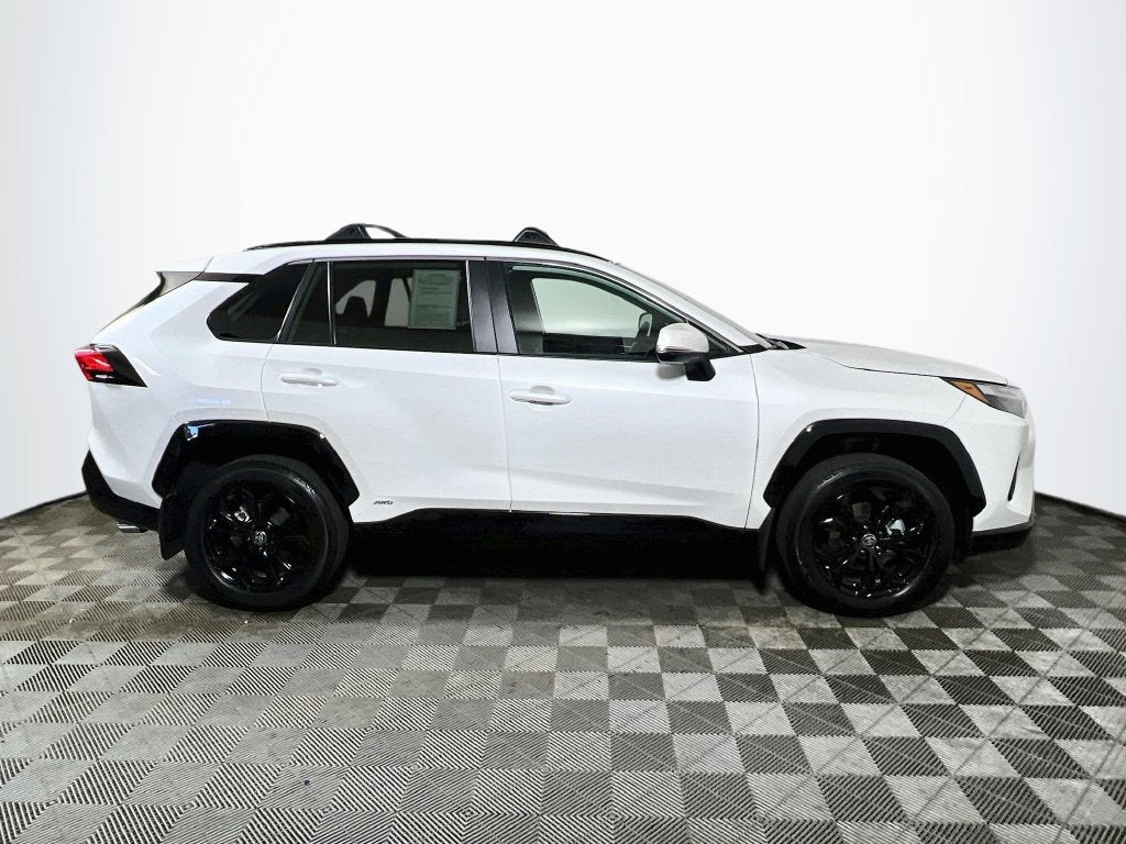 2025 Toyota RAV4 Hybrid SE