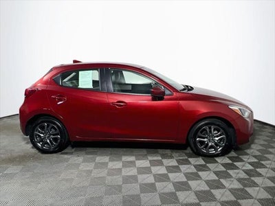 2020 Toyota Yaris XLE