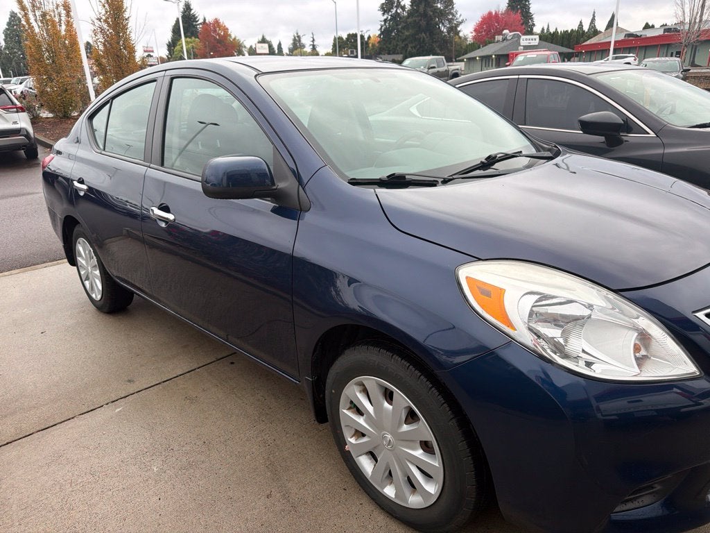 2012 Nissan Versa 1.6 SV