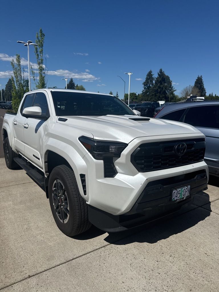 2025 Toyota Tacoma Hybrid TRD Sport