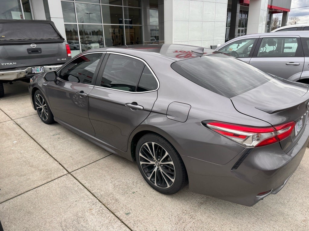 2019 Toyota Camry Hybrid SE