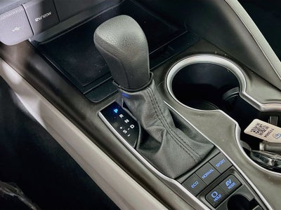 2022 Toyota Camry Hybrid LE