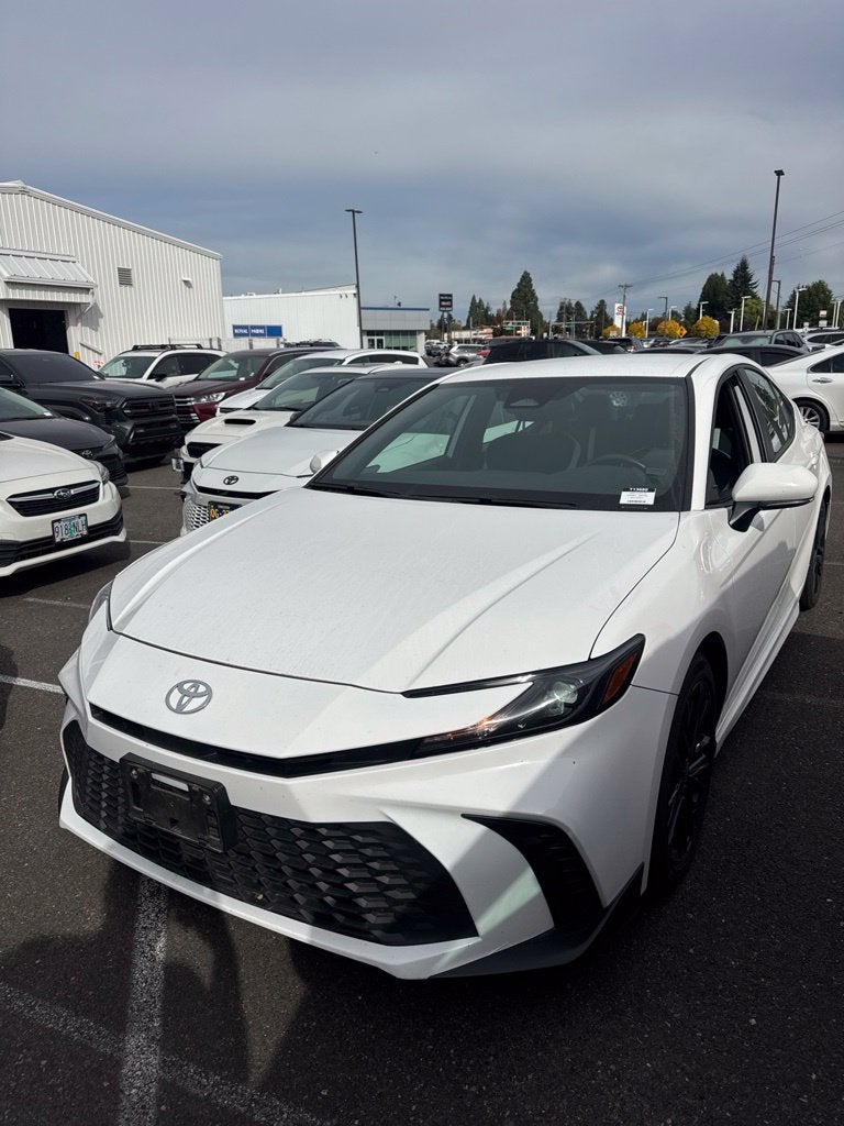 2025 Toyota Camry SE