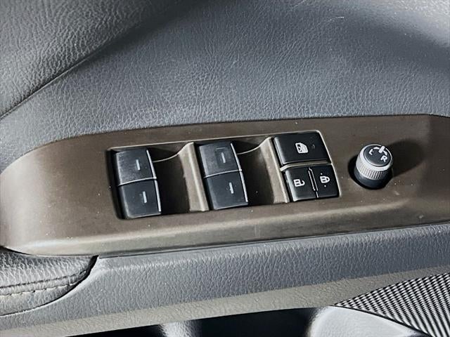 2023 Toyota Camry Hybrid XLE