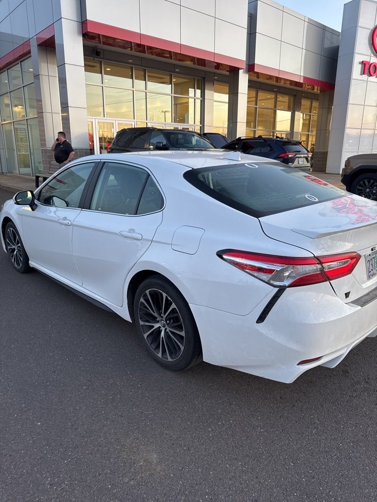 2020 Toyota Camry SE