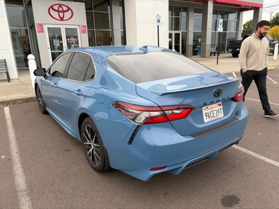 2024 Toyota Camry SE